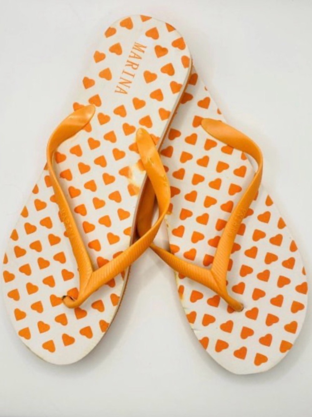 🌸. MARINA White Flip Flops with Orange Heart Print